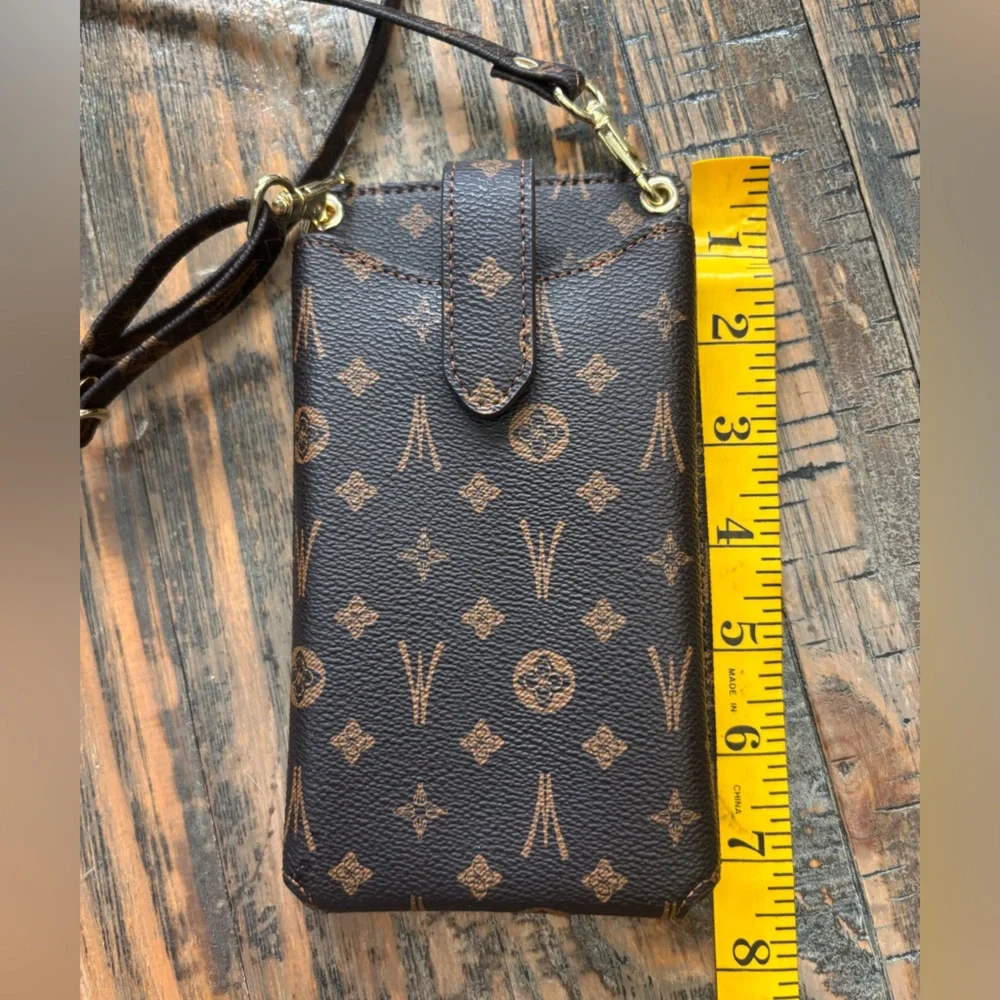 Crossbody Phone Bag - Picture 7 of 9